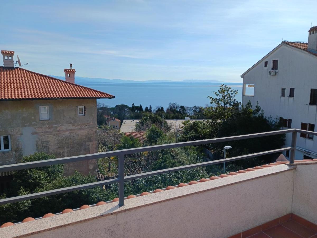 Apartment Lady Daniela Mit Meerblick In Lovran Zewnętrze zdjęcie