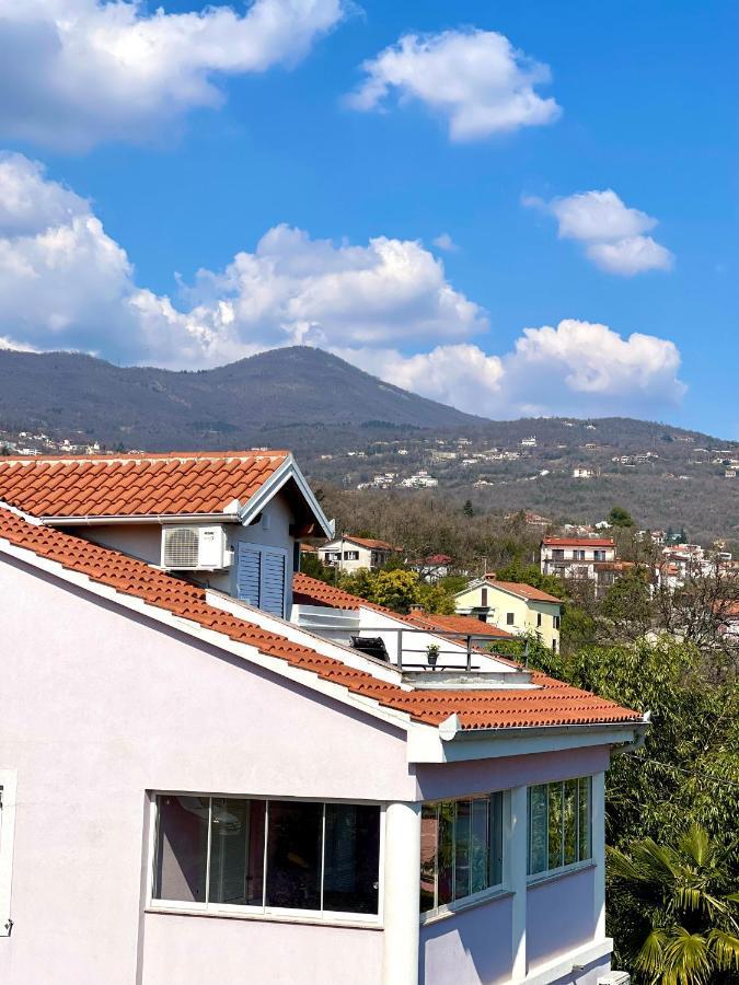 Apartment Lady Daniela Mit Meerblick In Lovran Zewnętrze zdjęcie
