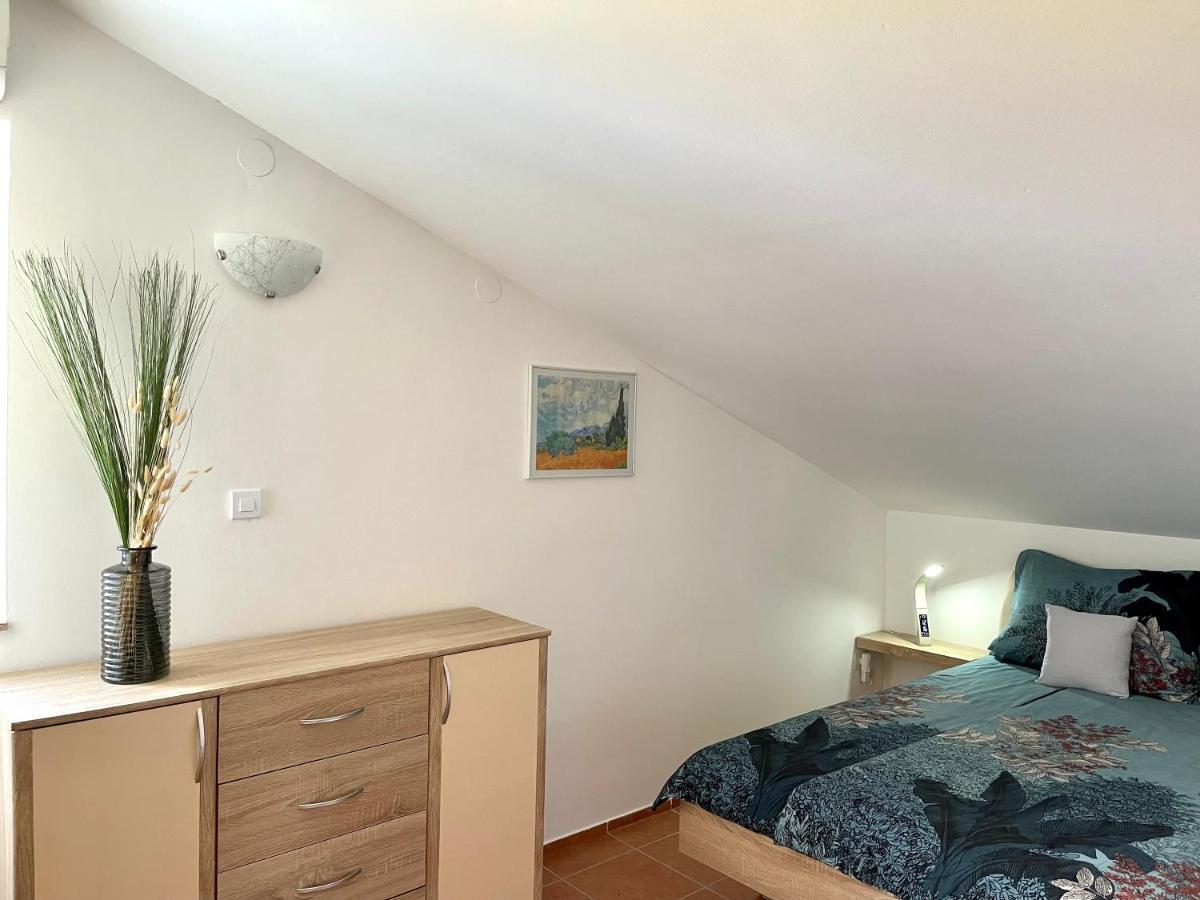 Apartment Lady Daniela Mit Meerblick In Lovran Zewnętrze zdjęcie